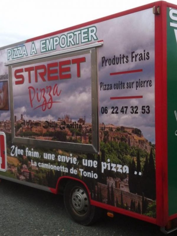 L’attribut alt de cette image est vide, son nom de fichier est street-pizza-600x800.jpg.